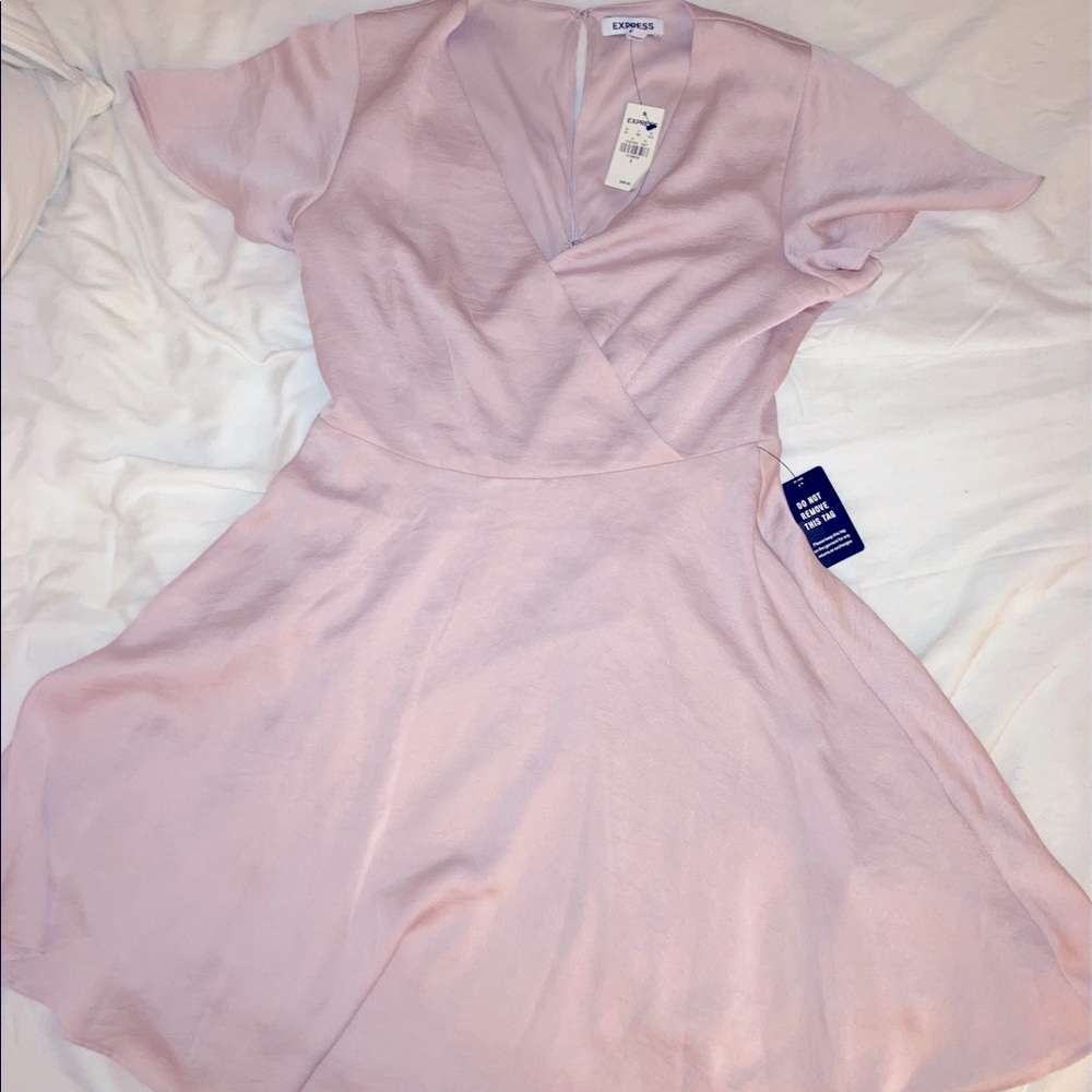 Light Pink Express dress. Never worn. Size 6